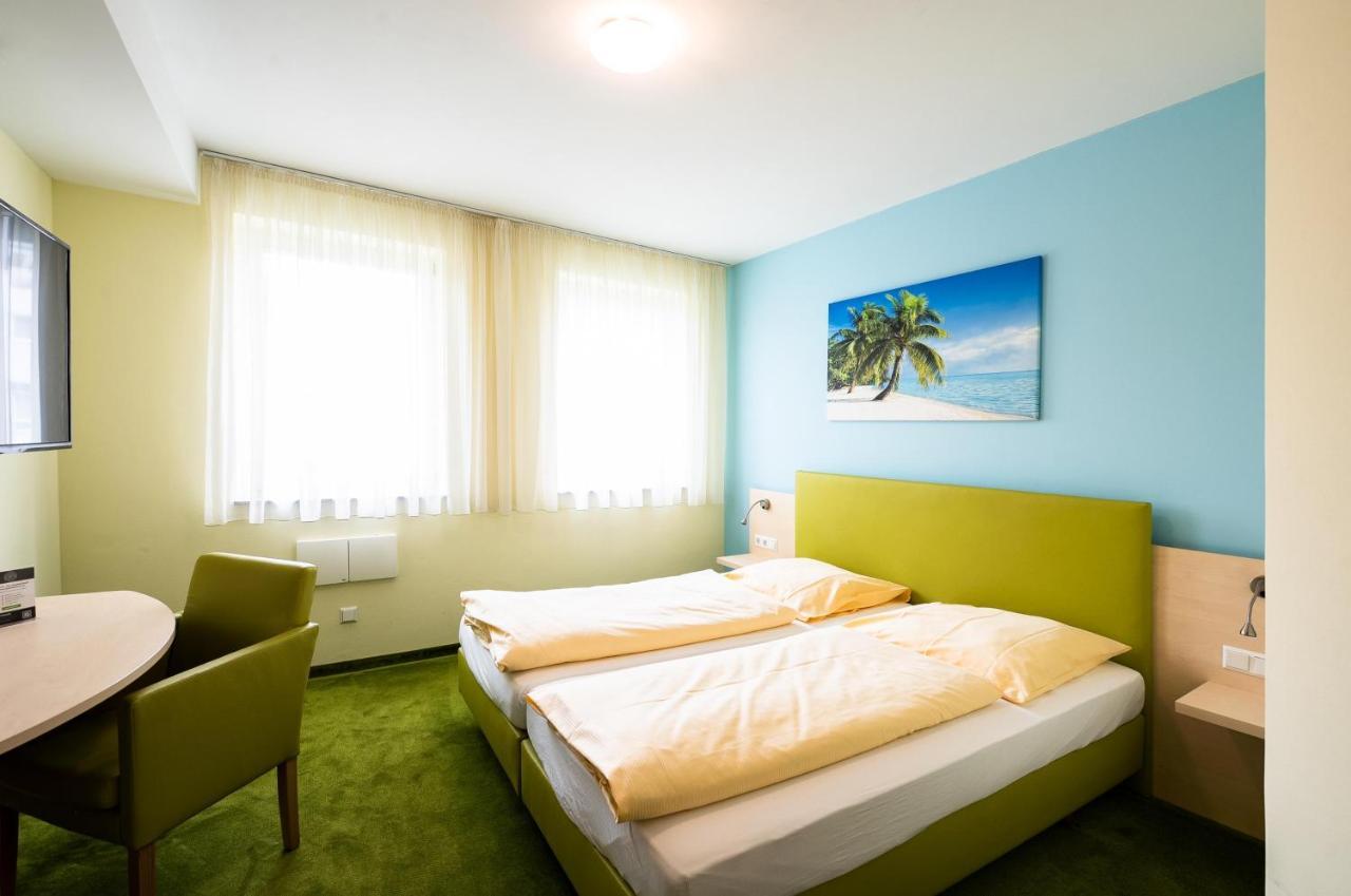 Sternplatz Hotel Ехинген Екстериор снимка