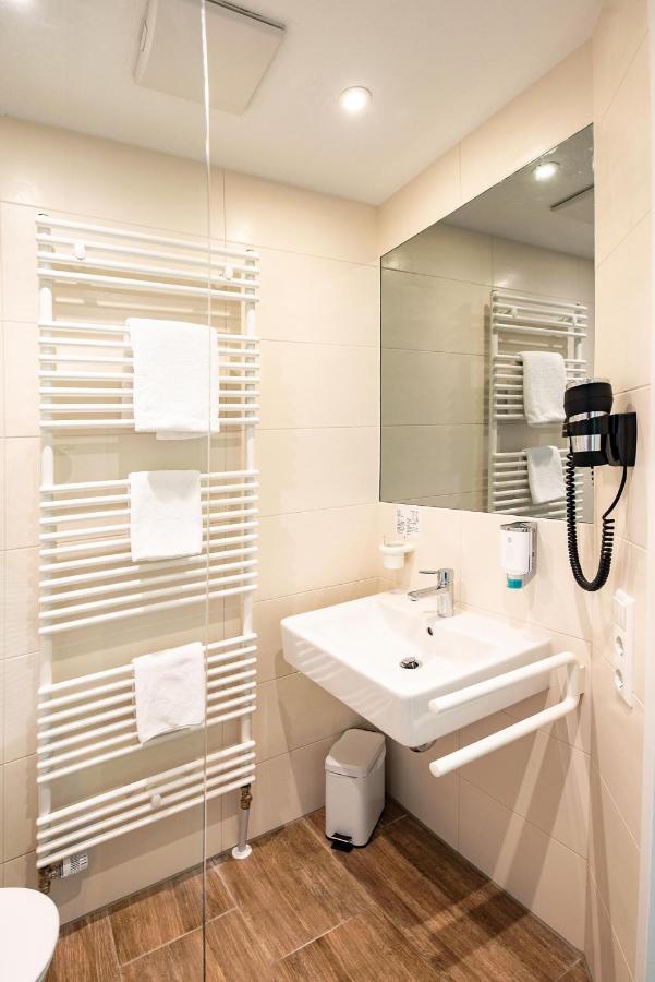 Sternplatz Hotel Ехинген Екстериор снимка