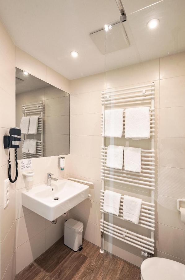 Sternplatz Hotel Ехинген Екстериор снимка