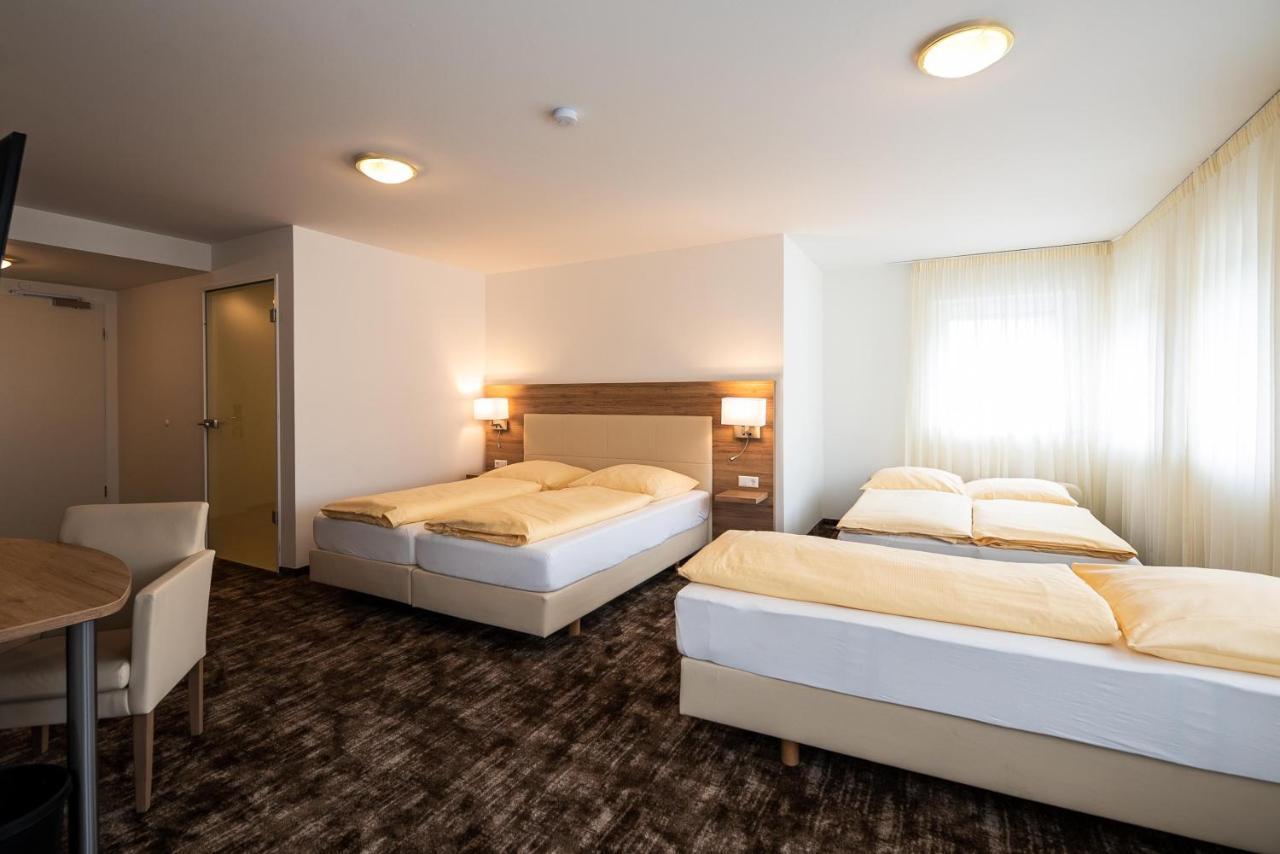 Sternplatz Hotel Ехинген Екстериор снимка