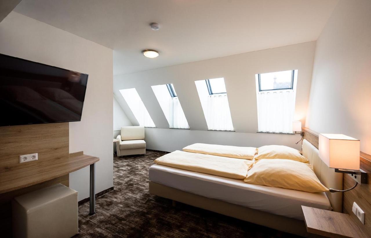 Sternplatz Hotel Ехинген Екстериор снимка