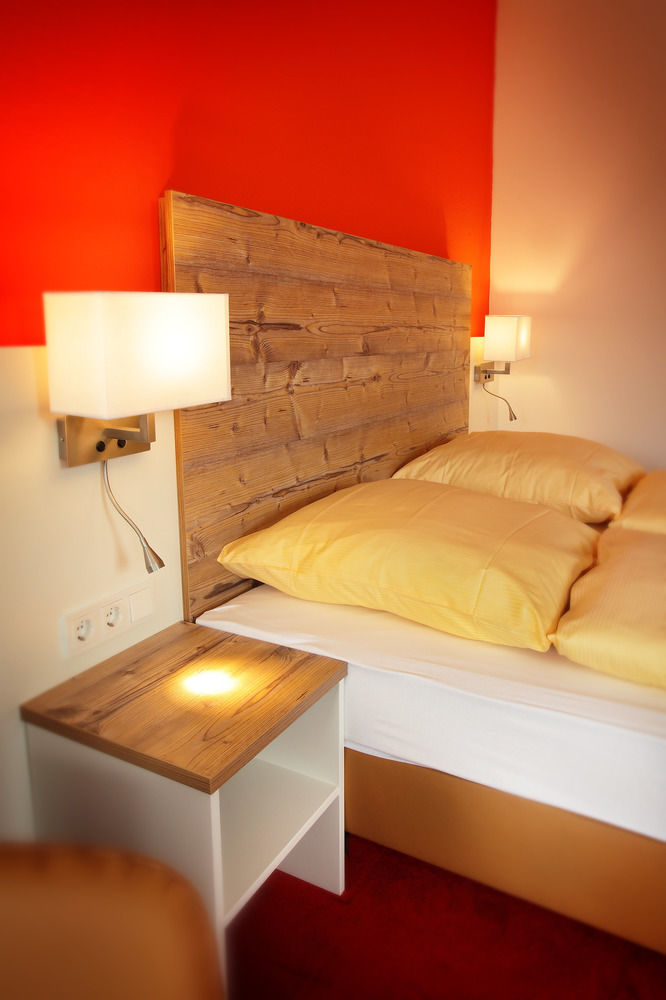 Sternplatz Hotel Ехинген Екстериор снимка